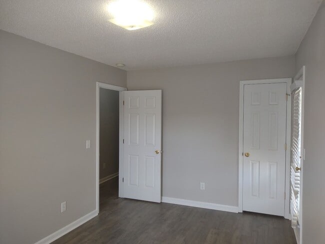 Building Photo - Wonderful Four Bedroom Home in Northeast C...