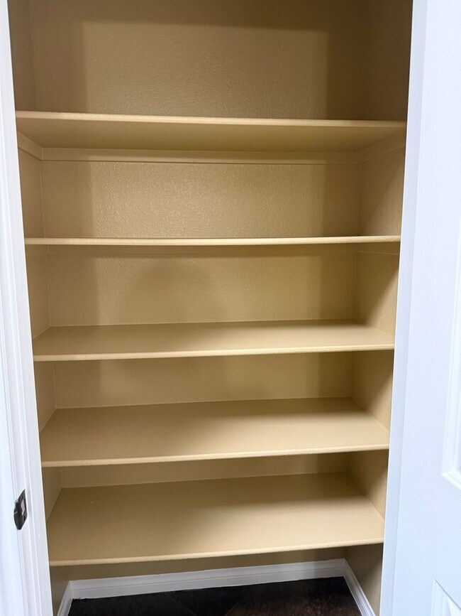 Building Photo - Magnificent Home Located In Guard Gated Tuscany!