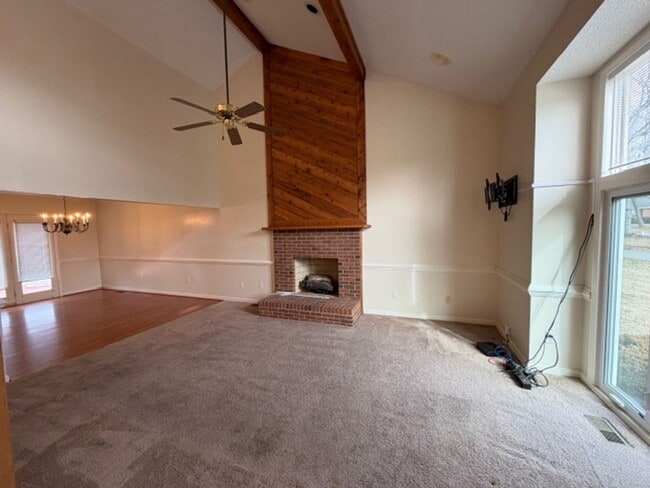 Building Photo - Elon