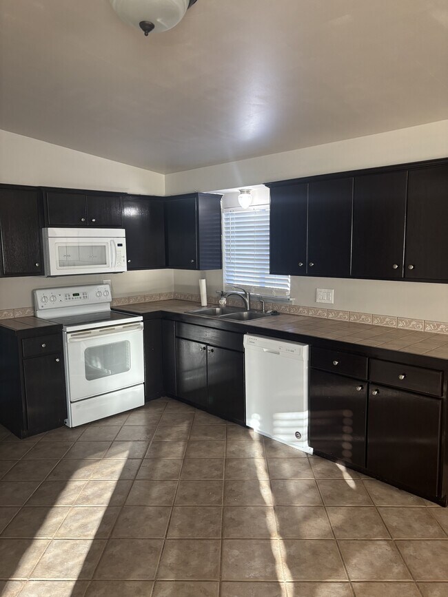 Building Photo - 964 Stokes Ave