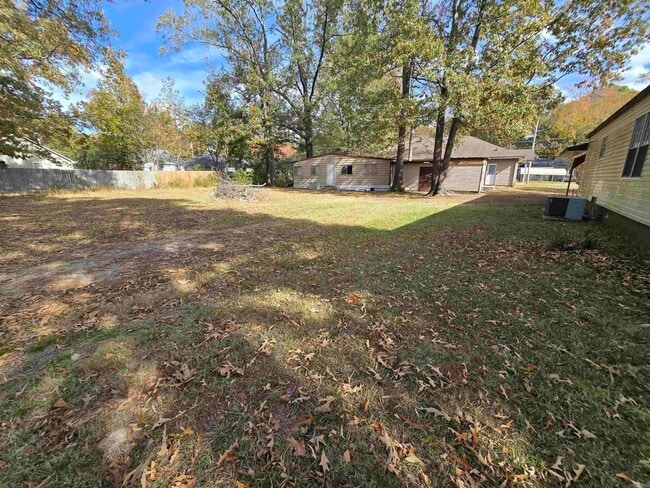 Building Photo - 301 SE 3rd St