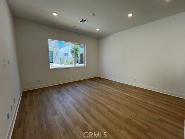Building Photo - 179 Sawbuck