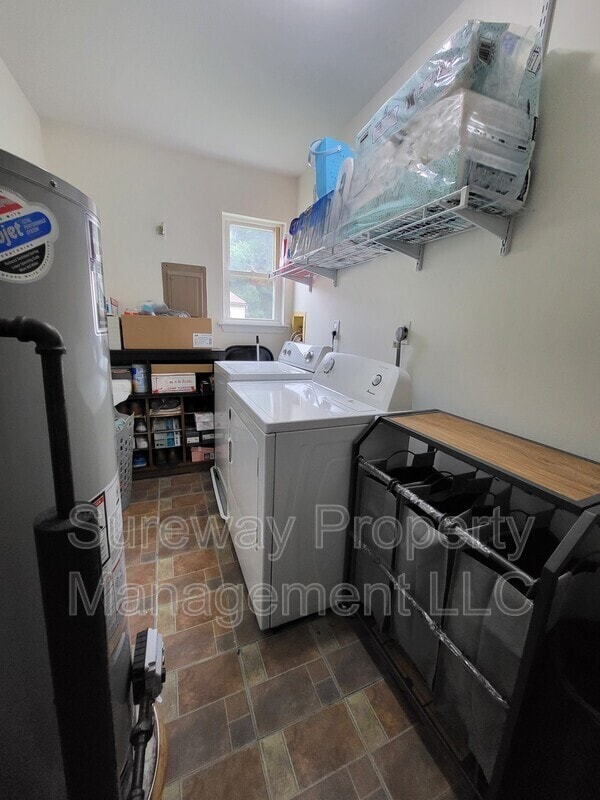 Building Photo - 505 Corinthian Ave