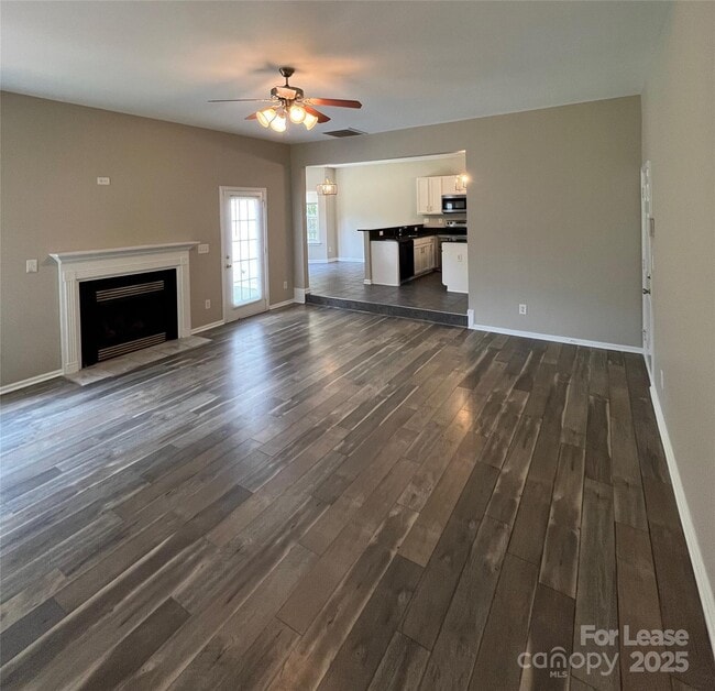 Building Photo - 15315 Edgewater Forest Ln