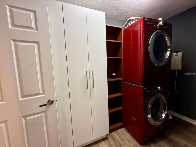 Building Photo - 2126 Craft Ln