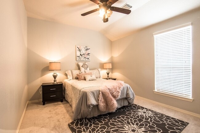 Building Photo - 3002 Clearview Cir
