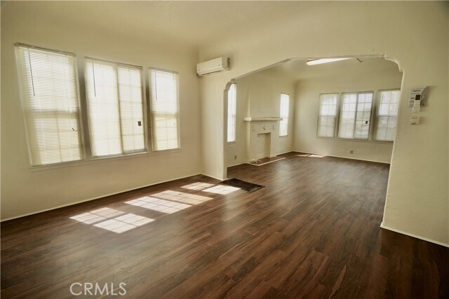 Building Photo - 1336 Elm St