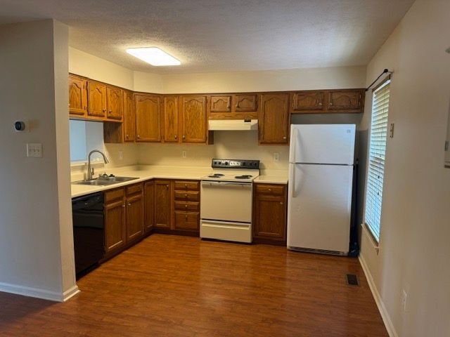 Building Photo - 4 E Shetland Ct