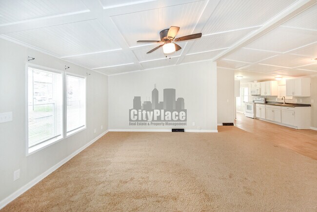 Building Photo - 2841 W Ray St