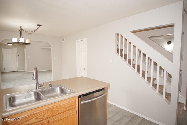 Building Photo - 3272 Garden Point Dr