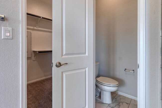 Building Photo - 125 Rangel Dr