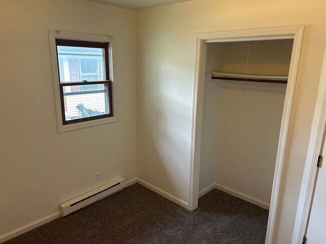 Building Photo - 117 Murdock St