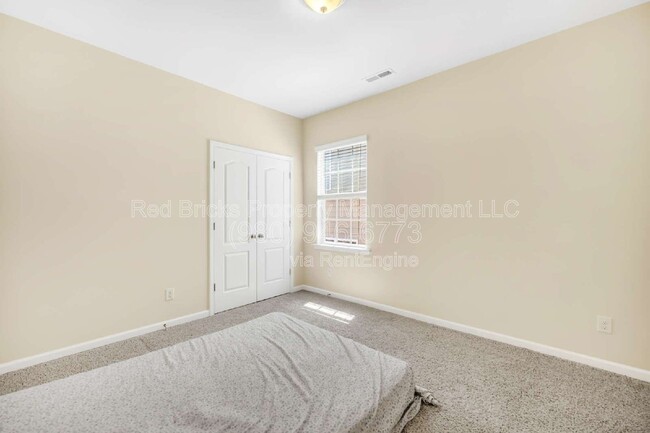 Building Photo - 10677 Sky Chase Ave NW