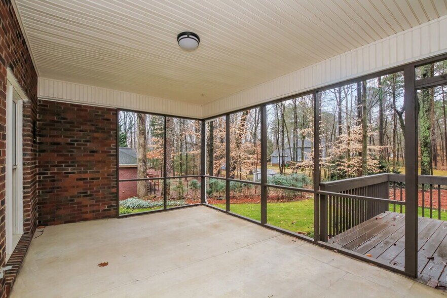 Building Photo - 3631 Robin Ln