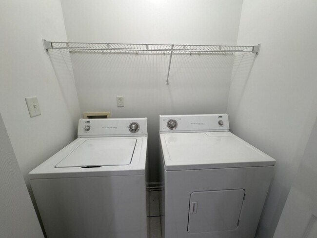 Building Photo - 303 Caldwell Cir