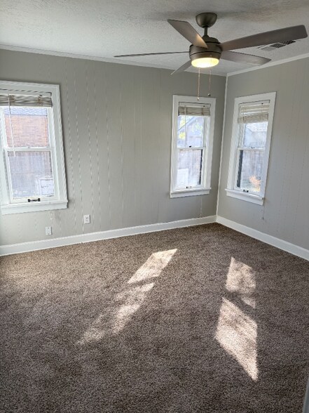 Building Photo - 322 Sunset Terrace