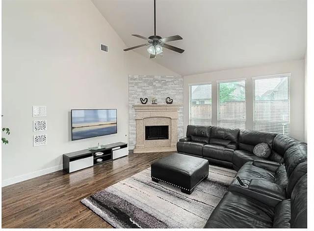 Building Photo - 6325 Plum Creek Dr