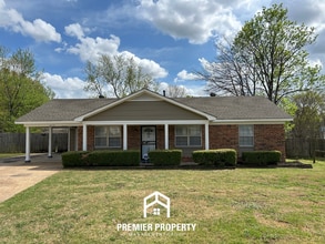 Building Photo - Charming 3BR Southaven Home | Hardwood Floors & Covered Back Patio