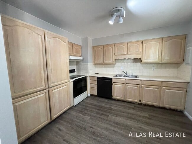 Building Photo - 4502 Moffat Ln