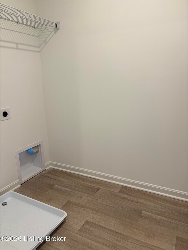 Building Photo - 2015 Lyndon Green Cir