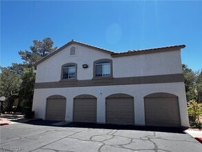 Building Photo - 1830 N Buffalo Dr