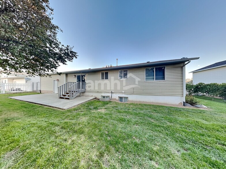Building Photo - 86 N 360 W