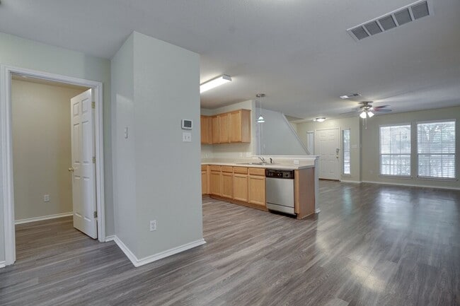 Building Photo - 9405 Rowlands Sayle Rd