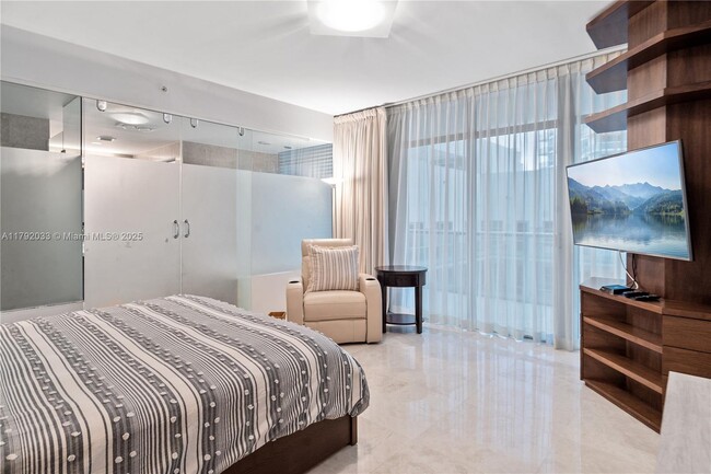 Building Photo - 3737 Collins Ave
