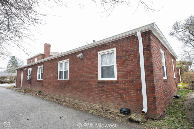 Building Photo - 3725 N Sherman Dr