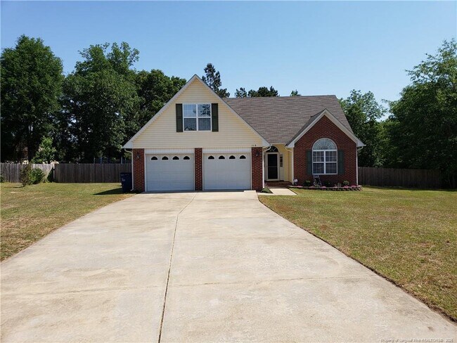 Primary Photo - 115 Silverberry Ct