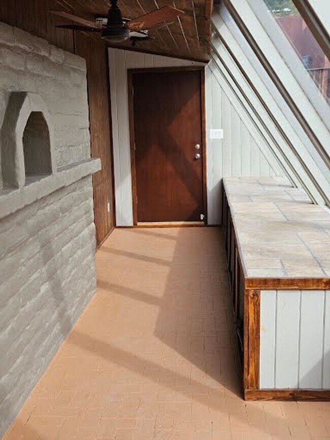 Building Photo - Energy Efficient 4 bed Home in Foothills