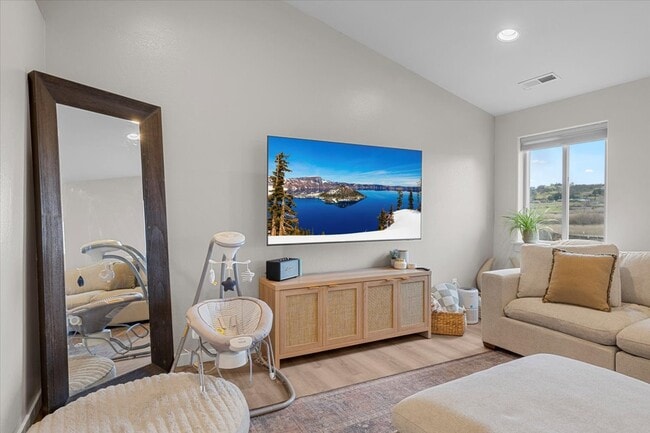 Building Photo - 3613 Carnelian St