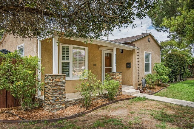 Building Photo - 4740 W Mountain View Dr