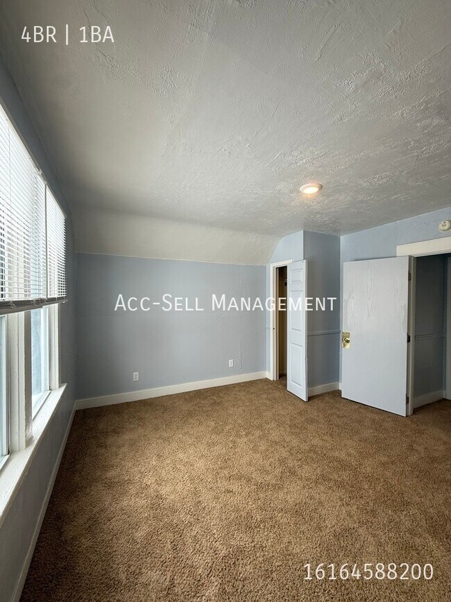 Building Photo - 745 7th St NW