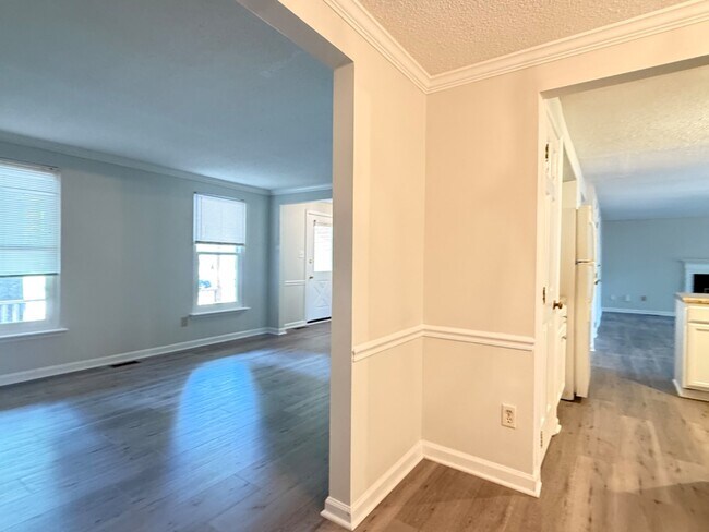 Building Photo - 4 Bedroom Single Family Home in Cary - No HOA