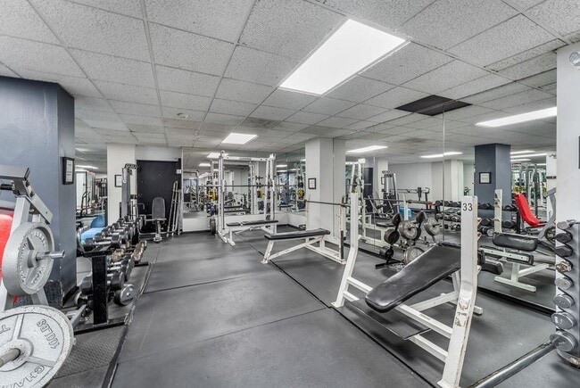 Building Photo - 2110 Harmon Cove Tower