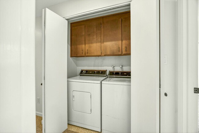 Building Photo - Unfurnished Light-Filled, Beautifully Updated 3-Bedroom Home in Jacksonville