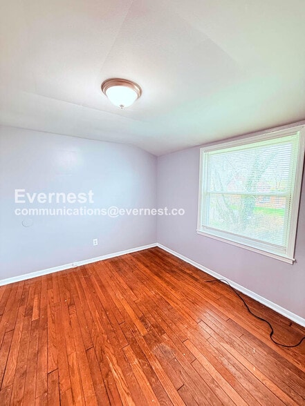 Building Photo - 17137 Ontario St