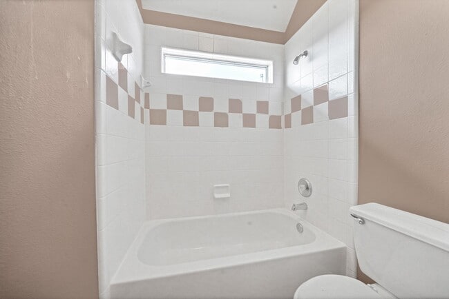 Building Photo - 18123 Memorial Falls Dr