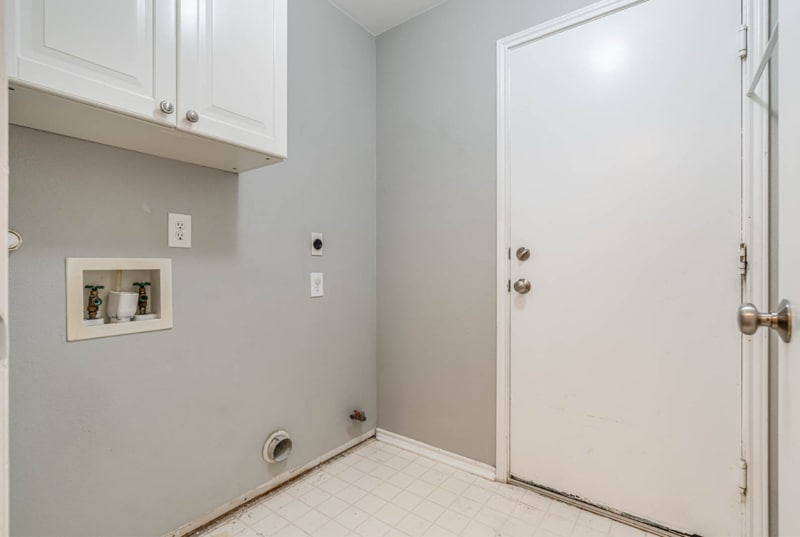 Building Photo - 15718 Knollrun