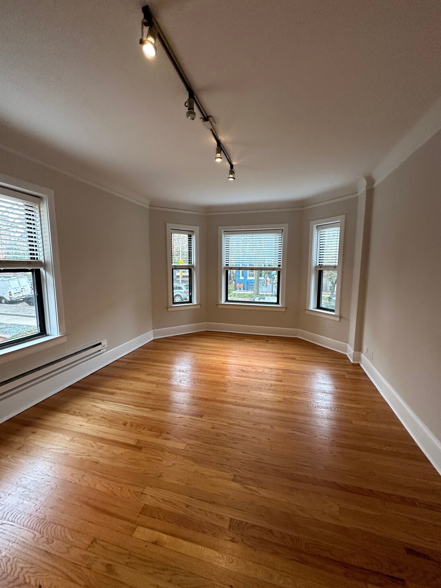 Building Photo - 2331 N Rockwell St