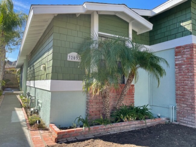 Building Photo - 32033 Quartz Ln