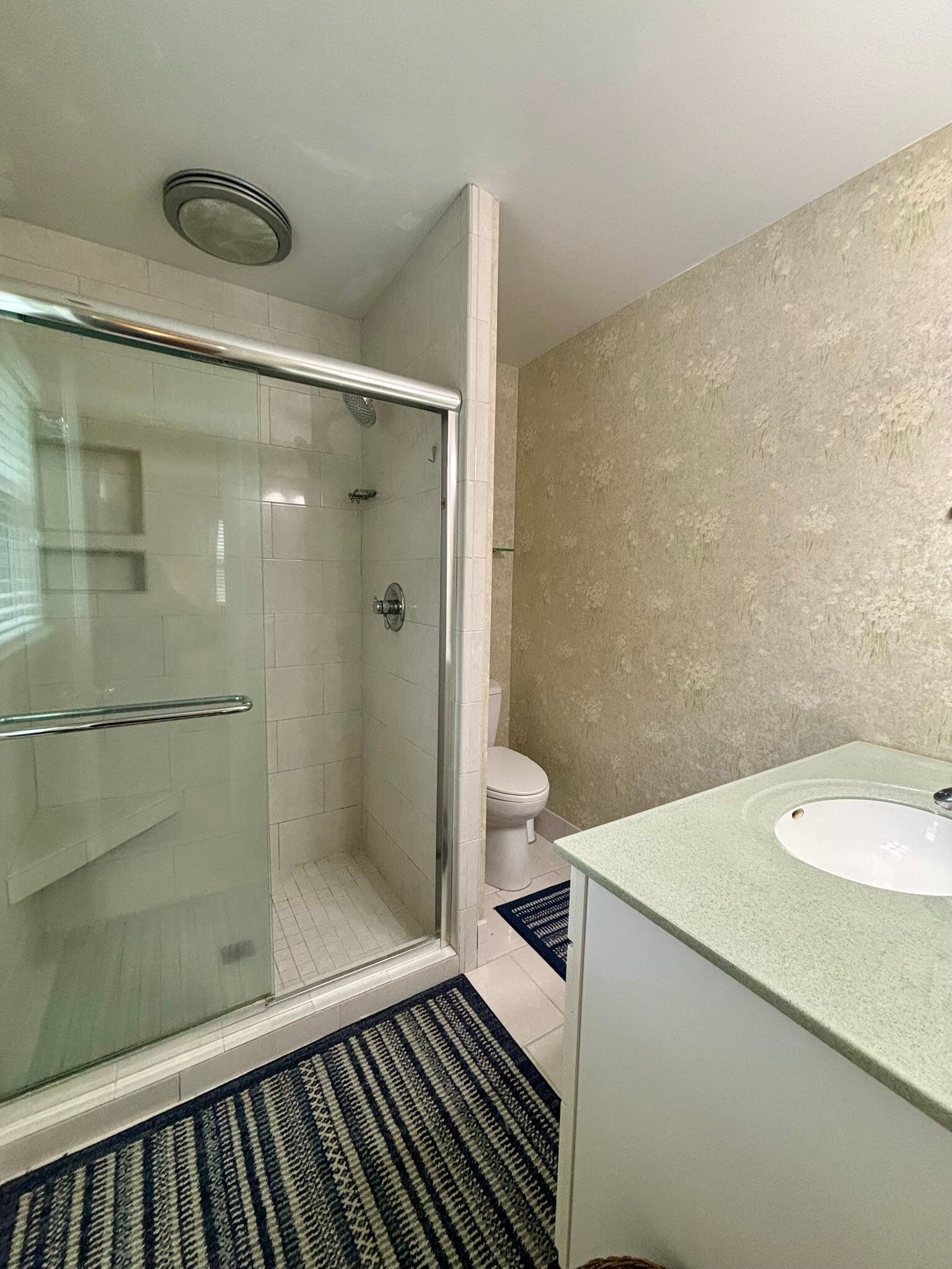 Ensuite Shower - 1101 Swissvale Pl