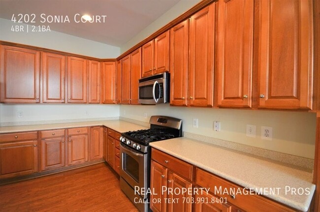 Building Photo - 4202 Sonia Ct