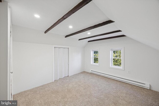 Building Photo - 922 Second Street Pike