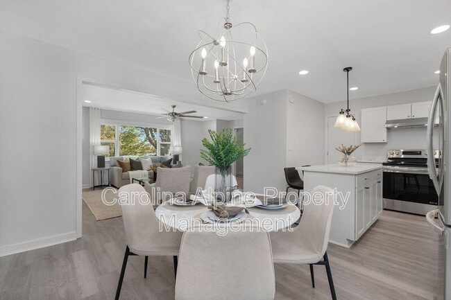 Building Photo - 4420 Chebar Dr