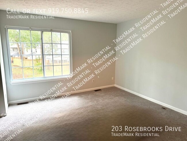 Building Photo - 203 Rosebrooks Dr