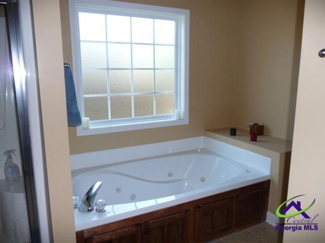 Building Photo - 631 Amberley Ct
