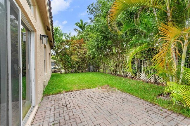 Building Photo - 4227 Sabal Ridge Cir