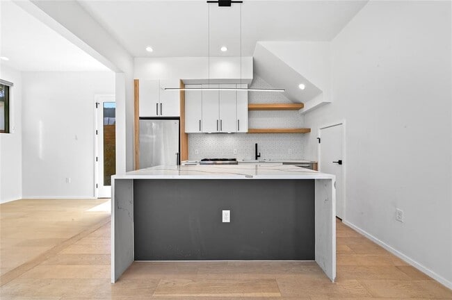 Building Photo - 2706 Stacy Ln